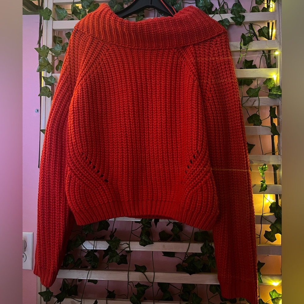 Women’s Knitted Sweater